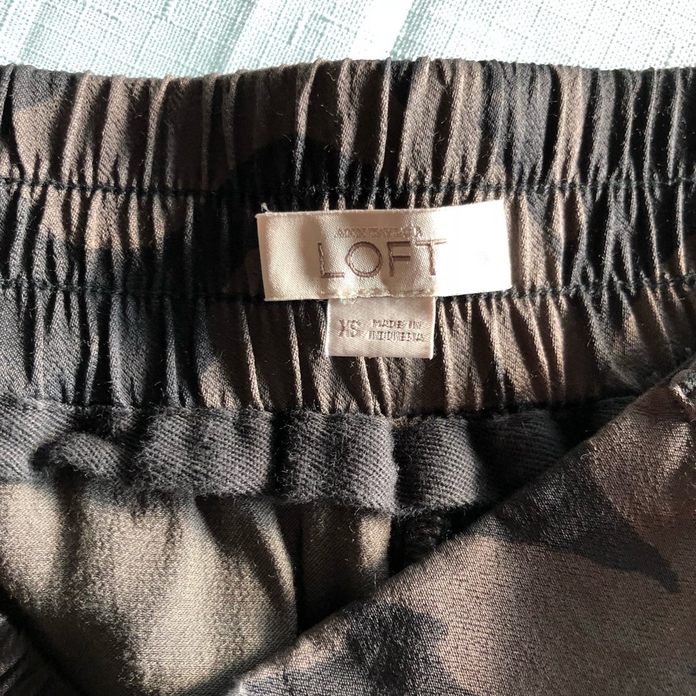LOFT Rayon Print Skirt - Picture 7 of 8